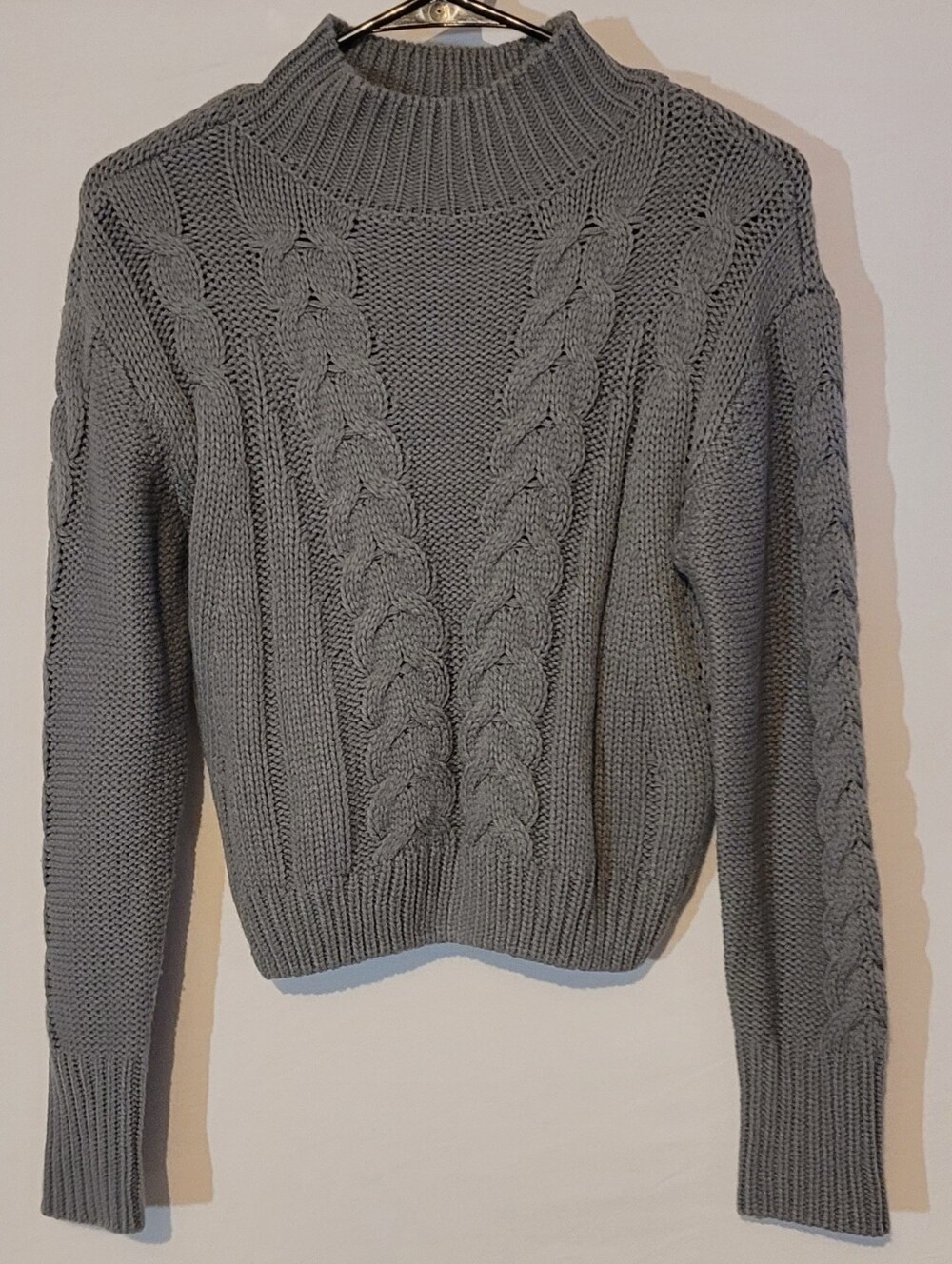 Nikkak, Soft Cable Knit Cropped Sweater - Gray, XS